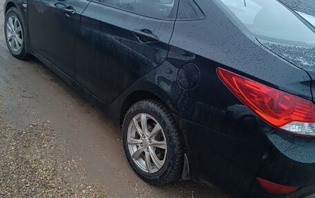 Hyundai Solaris II рестайлинг, 2014 год, 1 000 000 рублей, 4 фотография