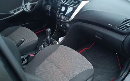 Hyundai Solaris II рестайлинг, 2014 год, 1 000 000 рублей, 5 фотография