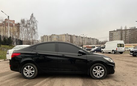 Hyundai Solaris II рестайлинг, 2013 год, 940 000 рублей, 5 фотография