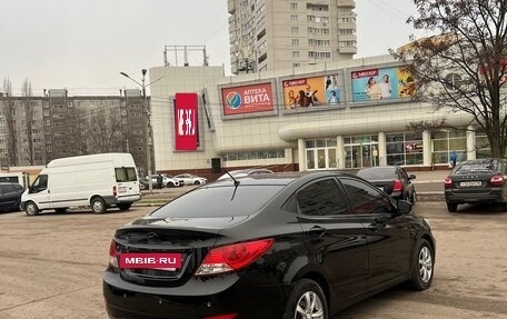 Hyundai Solaris II рестайлинг, 2013 год, 940 000 рублей, 3 фотография