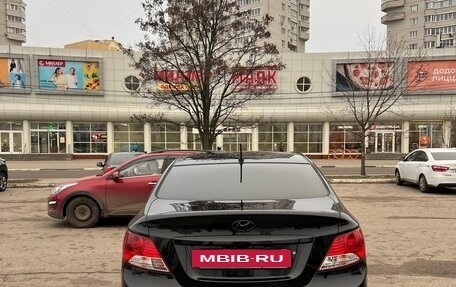 Hyundai Solaris II рестайлинг, 2013 год, 940 000 рублей, 2 фотография
