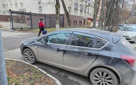 Opel Astra J, 2010 год, 700 000 рублей, 3 фотография