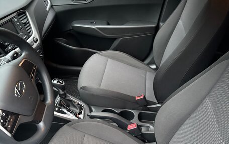 Hyundai Solaris II рестайлинг, 2017 год, 1 299 000 рублей, 8 фотография