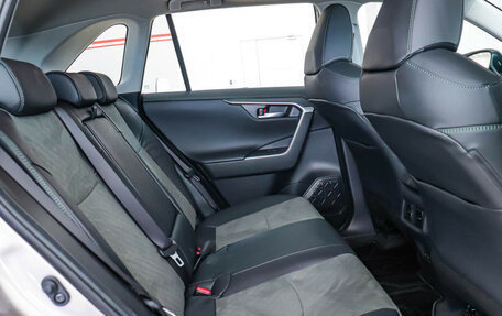 Toyota RAV4, 2025 год, 4 690 000 рублей, 28 фотография