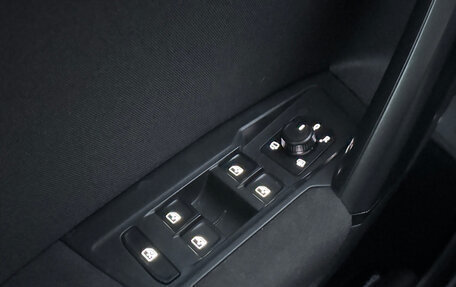 Volkswagen Tiguan II, 2019 год, 2 859 000 рублей, 26 фотография