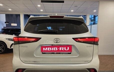 Toyota Highlander, 2025 год, 6 300 000 рублей, 3 фотография