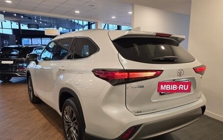 Toyota Highlander, 2025 год, 6 300 000 рублей, 2 фотография