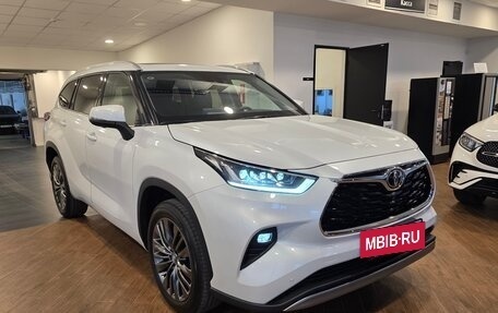 Toyota Highlander, 2025 год, 6 300 000 рублей, 5 фотография