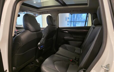 Toyota Highlander, 2025 год, 6 300 000 рублей, 25 фотография