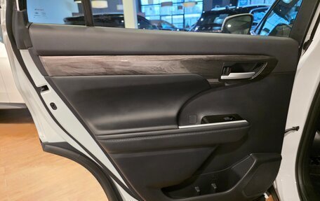 Toyota Highlander, 2025 год, 6 300 000 рублей, 26 фотография