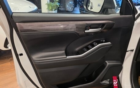 Toyota Highlander, 2025 год, 6 300 000 рублей, 23 фотография