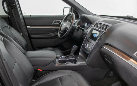 Ford Explorer VI, 2018 год, 2 450 000 рублей, 9 фотография