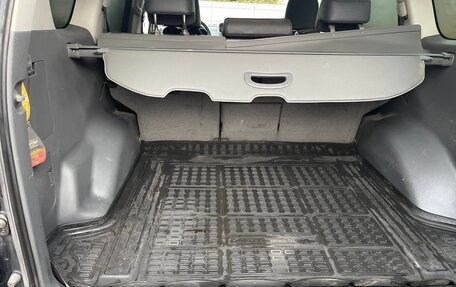 Toyota Land Cruiser Prado 150 рестайлинг 2, 2011 год, 2 120 000 рублей, 17 фотография