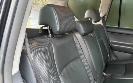 Toyota Land Cruiser Prado 150 рестайлинг 2, 2011 год, 2 120 000 рублей, 21 фотография