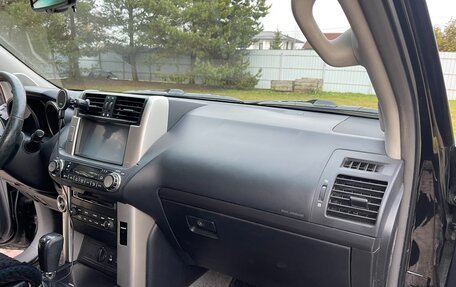 Toyota Land Cruiser Prado 150 рестайлинг 2, 2011 год, 2 120 000 рублей, 24 фотография