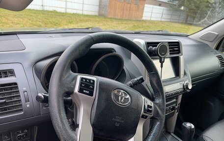 Toyota Land Cruiser Prado 150 рестайлинг 2, 2011 год, 2 120 000 рублей, 32 фотография