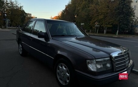 Mercedes-Benz E-Класс, 1992 год, 330 000 рублей, 1 фотография