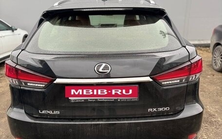 Lexus RX IV рестайлинг, 2019 год, 3 800 000 рублей, 10 фотография