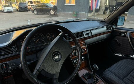 Mercedes-Benz E-Класс, 1992 год, 330 000 рублей, 4 фотография