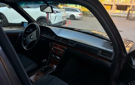 Mercedes-Benz E-Класс, 1992 год, 330 000 рублей, 5 фотография