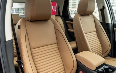 Land Rover Discovery Sport I рестайлинг, 2025 год, 6 090 000 рублей, 10 фотография