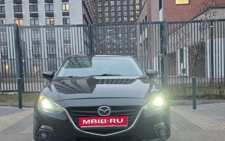 Mazda 3, 2015 год, 1 260 000 рублей, 2 фотография