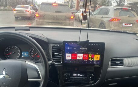 Mitsubishi Outlander III рестайлинг 3, 2016 год, 1 800 000 рублей, 3 фотография