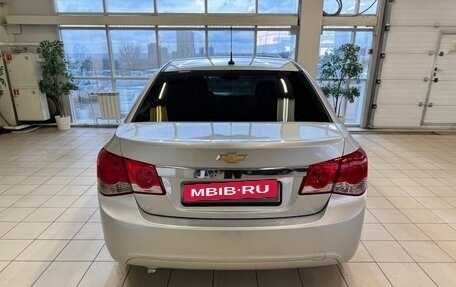 Chevrolet Cruze II, 2011 год, 695 000 рублей, 4 фотография
