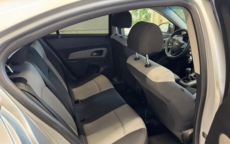 Chevrolet Cruze II, 2011 год, 695 000 рублей, 10 фотография