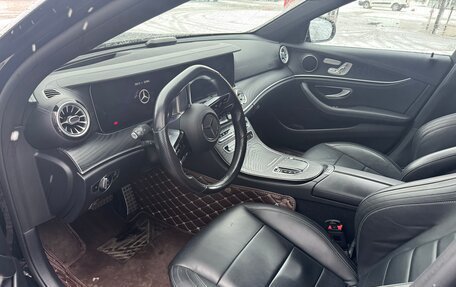 Mercedes-Benz E-Класс, 2020 год, 3 599 000 рублей, 4 фотография