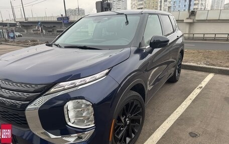 Mitsubishi Outlander, 2022 год, 2 400 000 рублей, 5 фотография