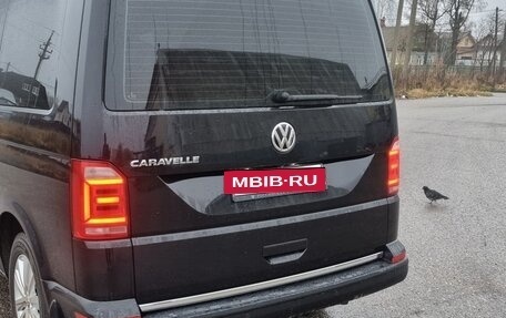 Volkswagen Caravelle T6 рестайлинг, 2018 год, 2 550 000 рублей, 19 фотография