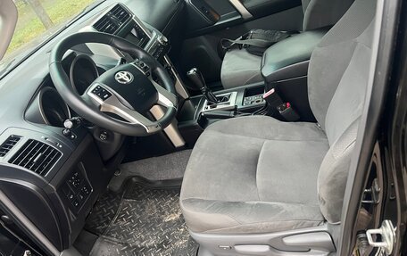 Toyota Land Cruiser Prado 150 рестайлинг 2, 2010 год, 2 700 000 рублей, 10 фотография