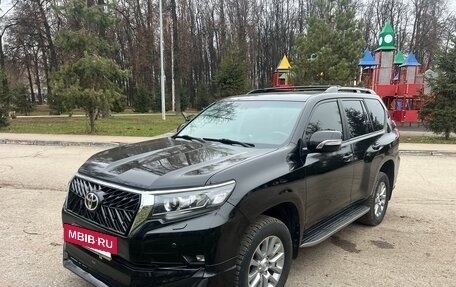 Toyota Land Cruiser Prado 150 рестайлинг 2, 2010 год, 2 700 000 рублей, 2 фотография