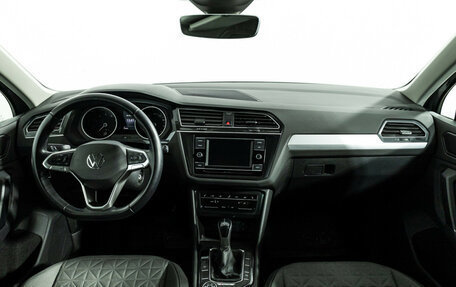 Volkswagen Tiguan II, 2021 год, 3 249 700 рублей, 13 фотография