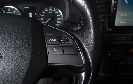 Mitsubishi Outlander III рестайлинг 3, 2019 год, 2 014 000 рублей, 18 фотография