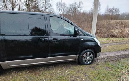 Hyundai Grand Starex Grand Starex I рестайлинг 2, 2011 год, 1 600 000 рублей, 2 фотография