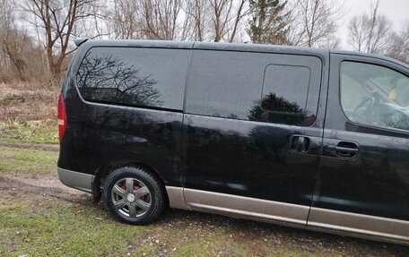 Hyundai Grand Starex Grand Starex I рестайлинг 2, 2011 год, 1 600 000 рублей, 3 фотография