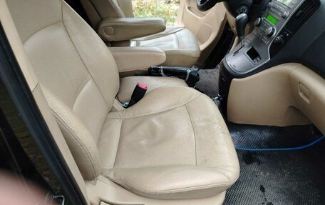 Hyundai Grand Starex Grand Starex I рестайлинг 2, 2011 год, 1 600 000 рублей, 17 фотография