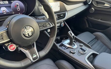 Alfa Romeo Giulia II, 2023 год, 9 000 000 рублей, 16 фотография