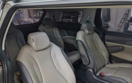 KIA Carnival, 2024 год, 7 000 000 рублей, 7 фотография