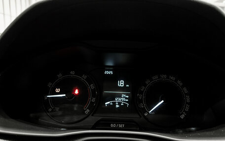 Skoda Rapid II, 2021 год, 1 450 000 рублей, 13 фотография