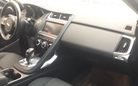 Jaguar E-Pace, 2020 год, 2 900 000 рублей, 10 фотография