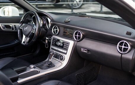 Mercedes-Benz SLK-Класс, 2012 год, 2 300 000 рублей, 20 фотография