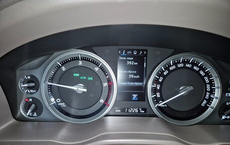 Toyota Land Cruiser 200, 2016 год, 5 500 000 рублей, 2 фотография