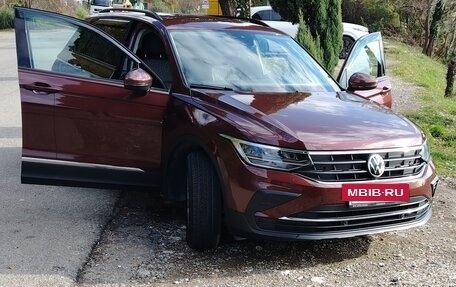 Volkswagen Tiguan II, 2021 год, 2 750 000 рублей, 4 фотография