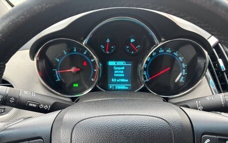 Chevrolet Cruze II, 2013 год, 800 000 рублей, 4 фотография