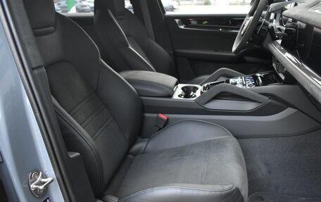 Porsche Cayenne III, 2025 год, 31 490 000 рублей, 18 фотография