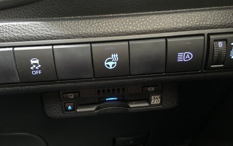 Toyota Corolla, 2019 год, 2 395 000 рублей, 9 фотография