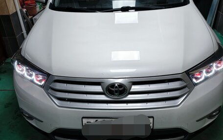 Toyota Highlander III, 2013 год, 1 650 000 рублей, 2 фотография